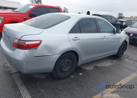 2007 Toyota Camry Le z USA, uszkodzony, nr VIN 4T1BE46K07U187488
